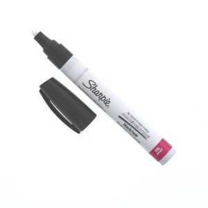 Black Sharpie Oil-Based Paint Marker Pen - Medium