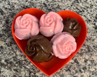 Cake pops / Valentine’s Day / cake / desserts / birthday / anniversary / homemade