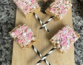 Valentine’s Day / rice crispy treats / homemade / desserts / party favors