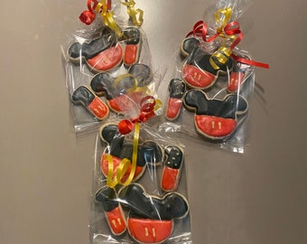 party favors / mini cookies / sugar cookies / birthday / decorated cookies / baked goods