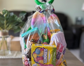 Easter / basket / shovel / treats / for kids / holiday gifts