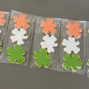St Patrick’s day / mini cookies / sugar cookies / decorated cookies / dessert