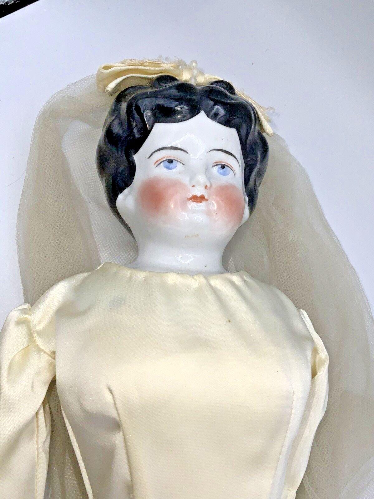 Poupée De Salon Vers 1920 – Mariée Couronne Dentelle – Sous Cadre – Pièce Unique