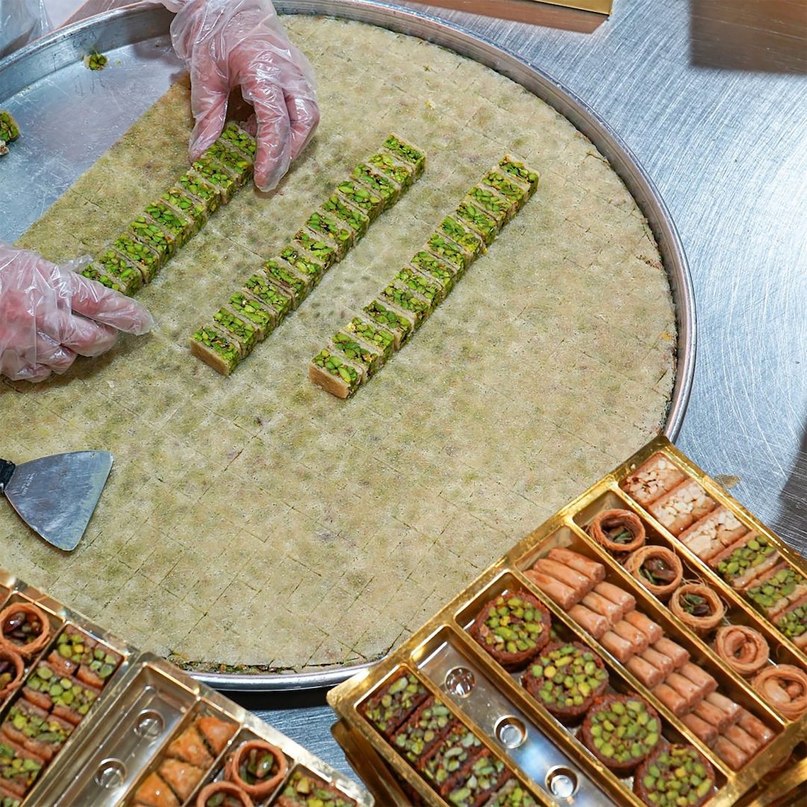 1kg/2.2lbs Award Winning Arabic Sweets, Baklava Assortment, Eid Ramadan ...