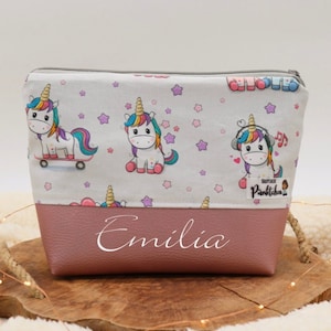 Kulturbeutel Mädchen mit Namen • Kulturtasche Einhörner • Geschenk Taufe Mädchen