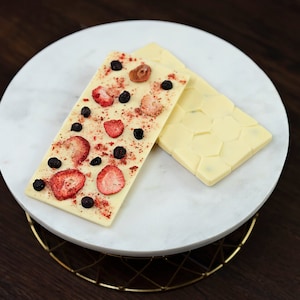 Freeze Dried Berries Premium Chocolate Bar