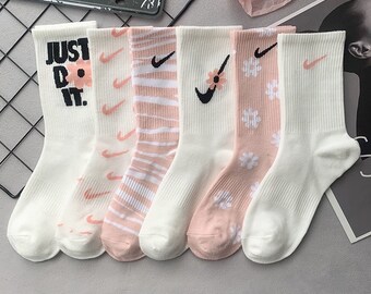 Chaussettes Nike pour femmes, style universitaire mignon, tube central pour étudiantes, chaussettes de sport en coton