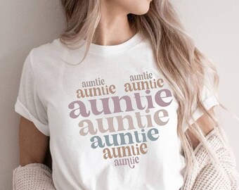Retro Groovy Aunt T-Shirt: Floral Auntie Gift