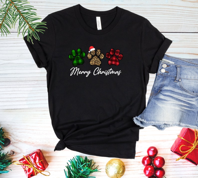 Dog Mom Christmas Shirt: Plaid Paw Prints, Dog Lover Gift 画像 4