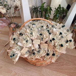 Dried Flower Mini Bouquet | Personalized Wedding Favors for Guests | Handmade Mini Bouquet | Boho Wedding Decor | Miniature Floral Magnet