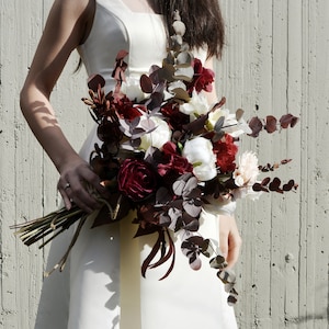 Weinroter Brautstrauß | Rustikaler Boho Hochzeitsstrauß | Getrocknete Blume Brautjungfern Bouquet | Konservierte Blumen Dunkelfarbe, Bordeaux, Rot, Weiß