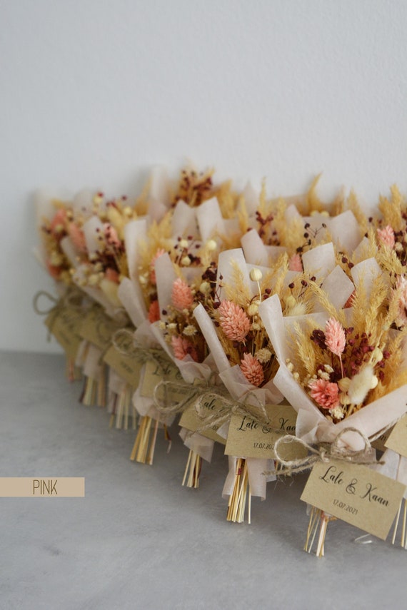 Dried Mini Bouquet | Personalized Wedding Favors for Guests | Handmade Preserved Flowers | Boho Wedding Decor | Miniature Floral Magnet