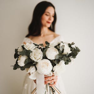 Set di bouquet da sposa / Bouquet da sposa bianchi e verdi / Fiori stabilizzati e artificiali / Set da sposa senza tempo - Atelier Bouquet