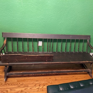 1840s Walnut Mammy&#39;s Rocking Bench Antique