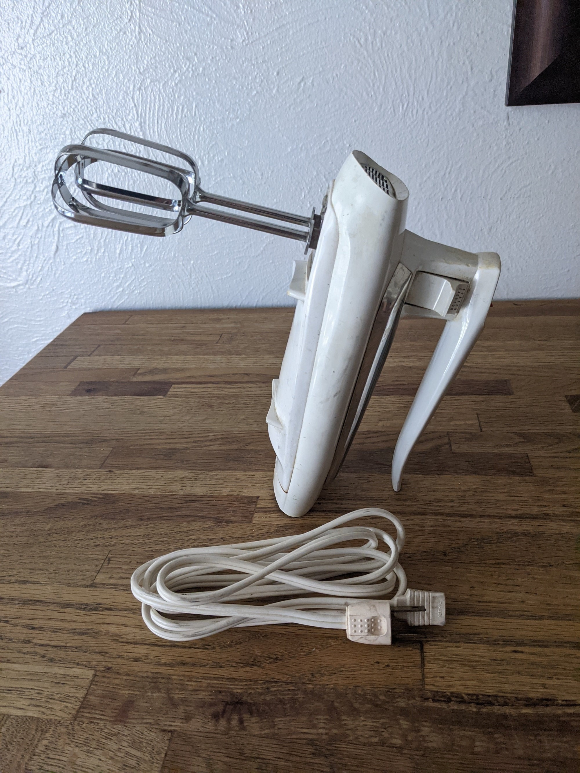 💫🍏Vintage 1960s Oster Electric Hand Mixer🍏💫 Comes - Depop