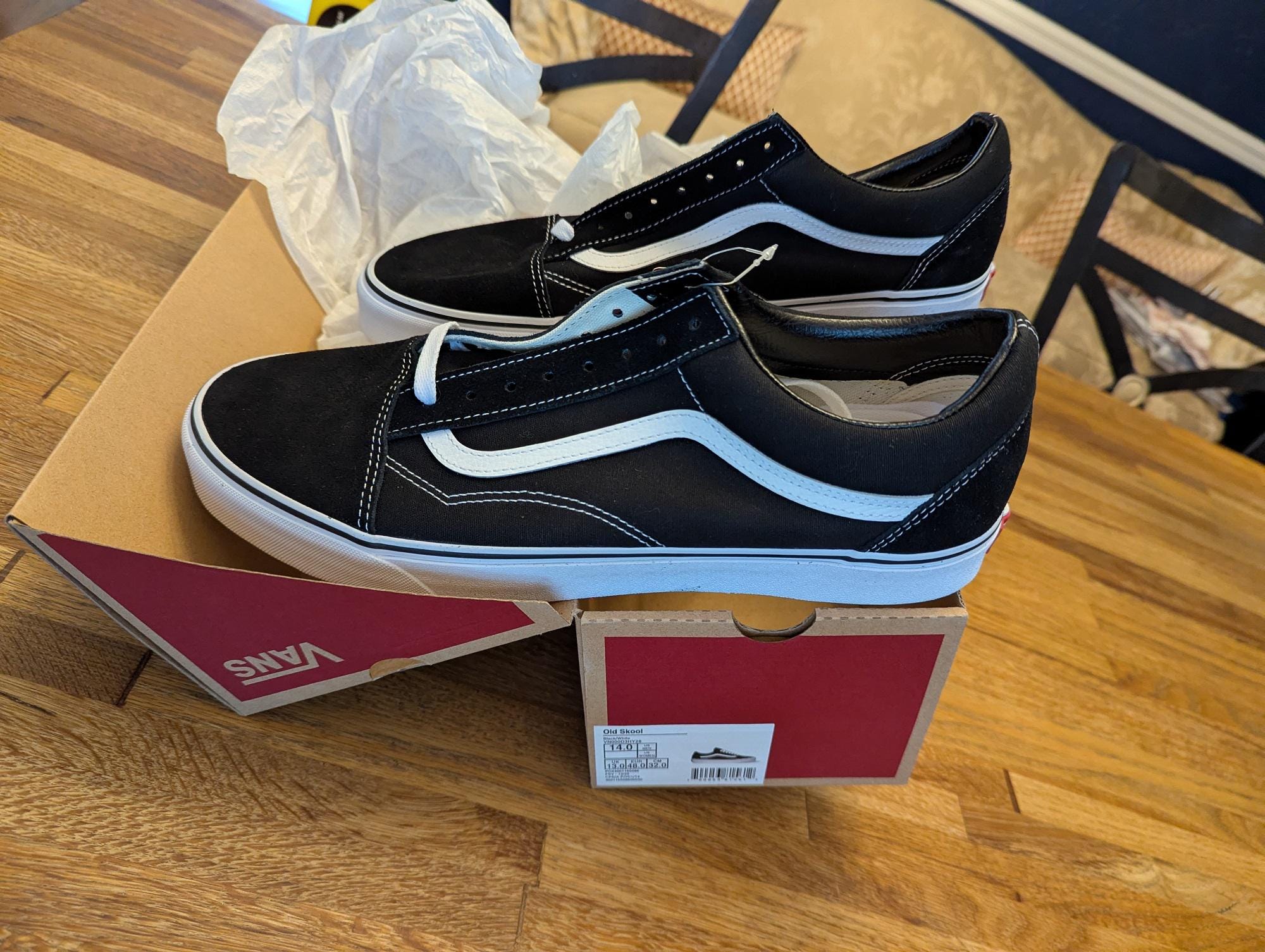 Selling mens 10.5 colorful vans, never worn still have tag Could someone pls tell me if these are authentic? Received  main image 3