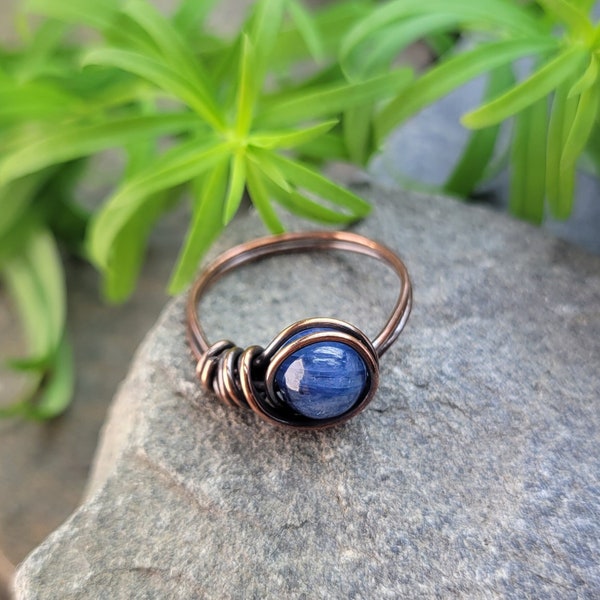 Blue Kyanite Copper Wire Ring, Handmade Wire Wrapped Gemstone, Oxidized Stone Ring, Copper Patina