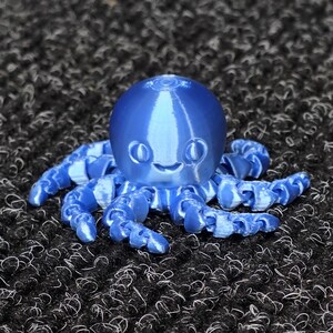 Articulated Octopus – 3D Printed Flexi Octopus Toy – Cute Ocean Fidget – Poseable Desk Pet – Sea Creature Gift