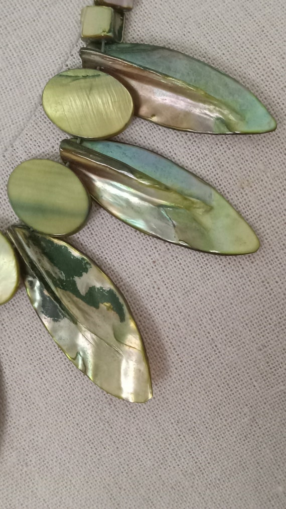 Vintage 90s Green Leaf Oval Abalone Shell Necklac… - image 5