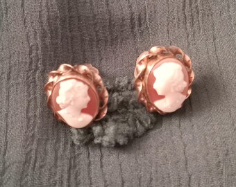 Vintage 1940s Cameo Earrings 12k 1/20 gf Screw Post Back Earring Heart Shape Backs 1/20 Twist Rope Egde Carved Shell Silhouette Mid Century