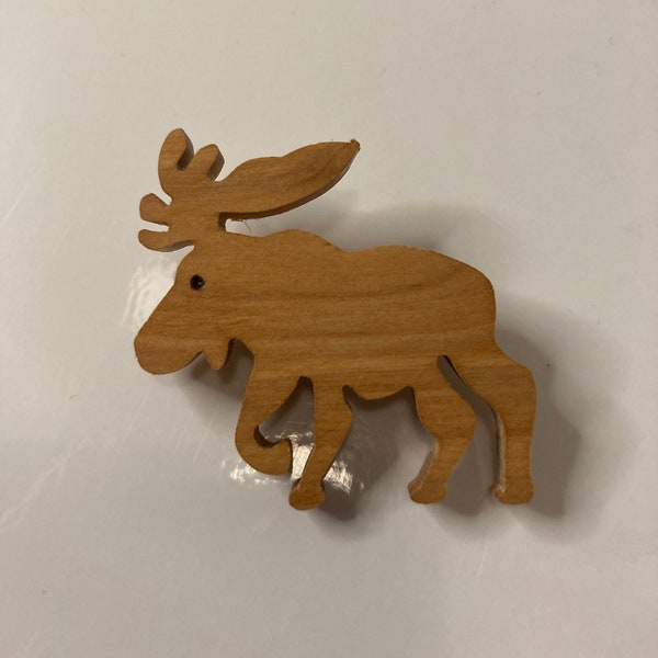 Vintage Handmade Northwest Bull Moose Brooch Pin Carving Alaska