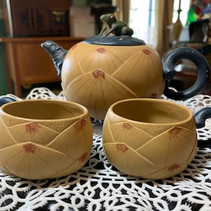 Chinese, Yixing Zisha clay, Frog and Lotus tea set