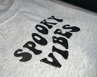 Spooky Vibes Crewneck Sweater l Ghost Sweater Sweatshirt l Halloween Sweater l Fall Sweater Apparel l Spooky Season l Autumn Hoodie