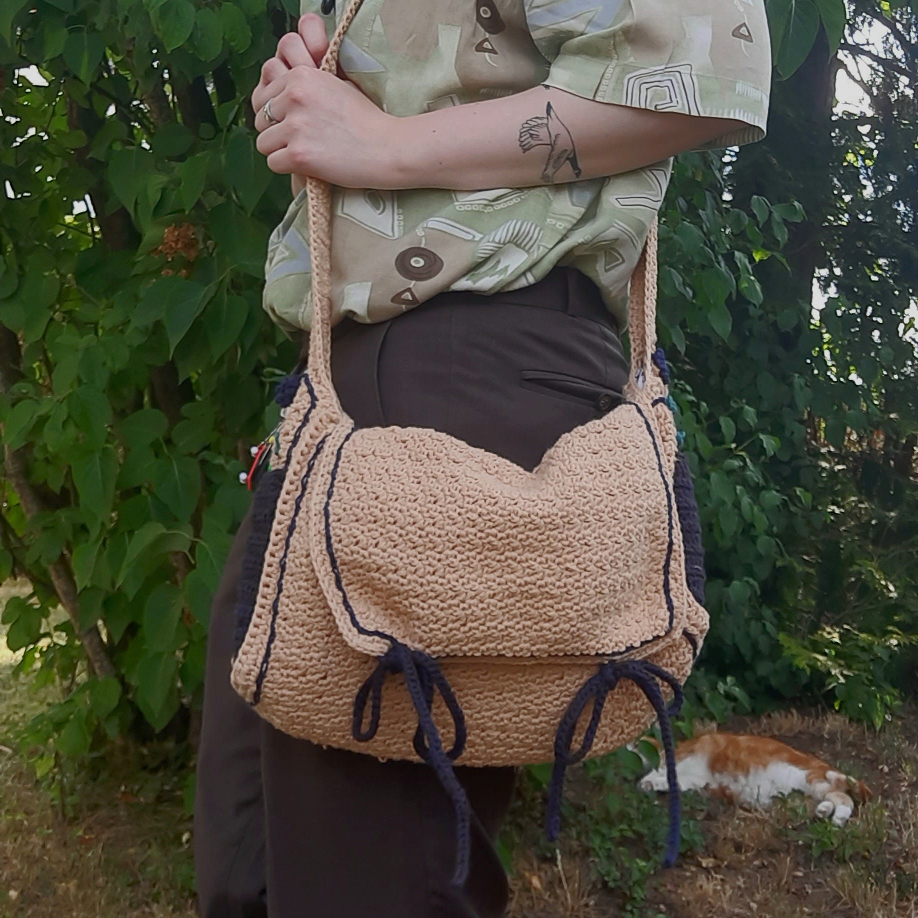 Garden Messenger Bag // Crochet Pattern // Cottagecore Bag With