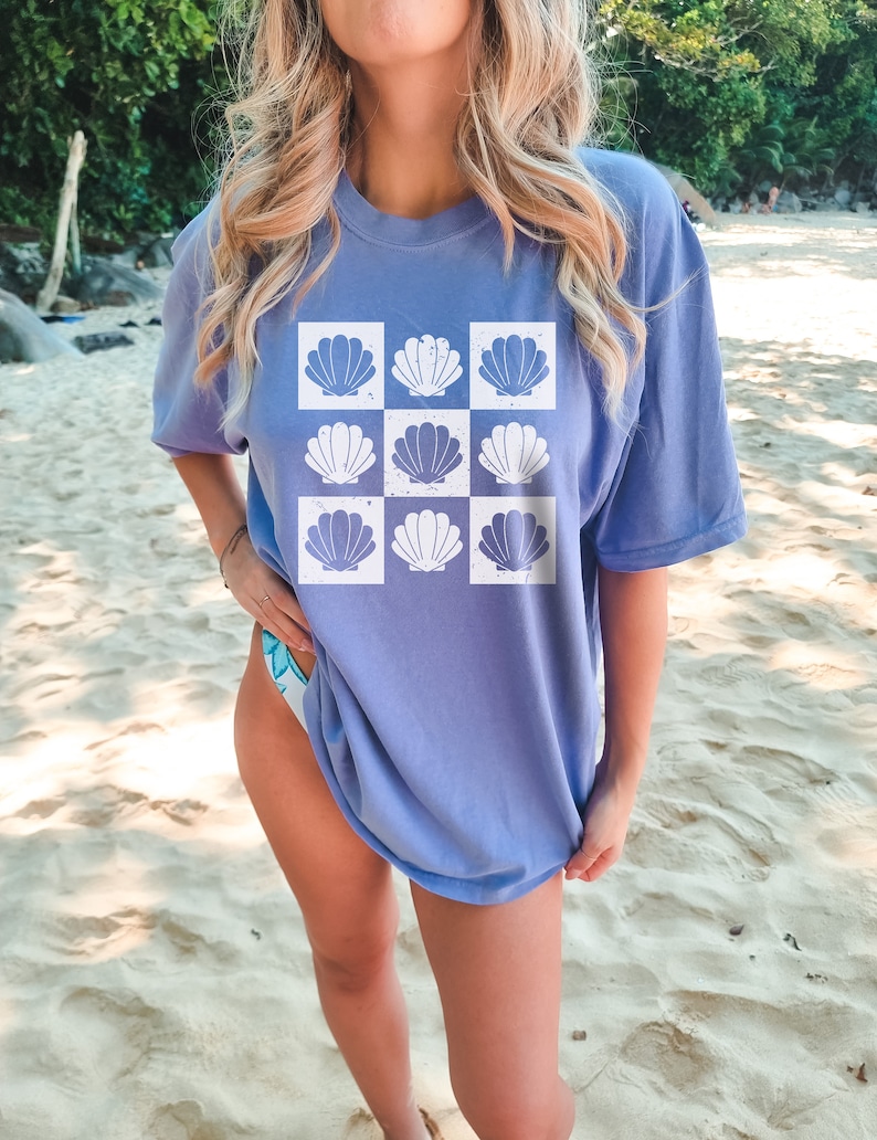Retro Seashells on a trendy checker pattern on comfort colors shirts