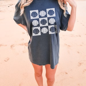 Retro Seashells on a trendy checker pattern on comfort colors shirts