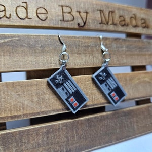 Vintage NES Controller Earrings -  Retro Jewelry - Gamer Girl  Controller Earrings - Retro Vintage Gaming Jewelry for Gamer Girls - Comicon