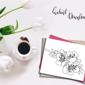 K&ouml;nnte beinhalten: Schwarz-wei&szlig;e florale Strichzeichnung auf einer wei&szlig;en Karte mit den Worten "Instant Download" in Schreibschrift. Eine Tasse Kaffee und wei&szlig;e Tulpen sind ebenfalls im Bild.