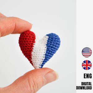 PATRÓN DE GANCHILLO: Llavero de corazón, amigurumi de corazón pequeño, bandera francesa, regalo DIY, detalle para fiestas - Inglés