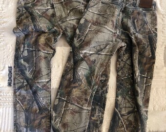 Real Tree Camo utility jeans // 36x32 // Wrangler Pro // Relaxed fit // hardwood print