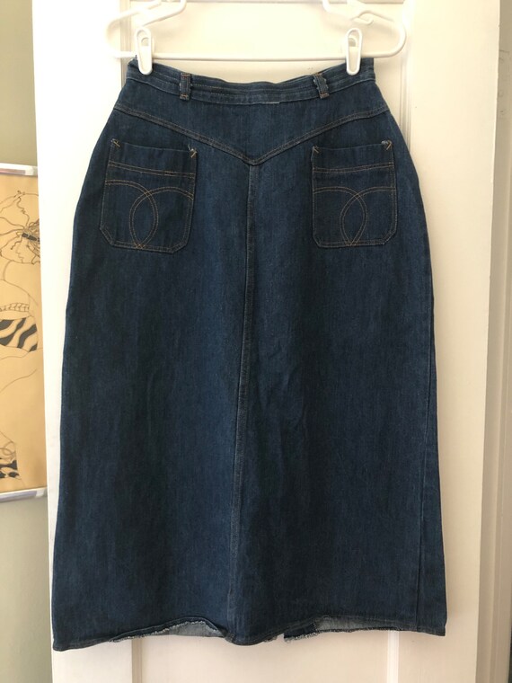 70s long denim skirt // dark wash // 28" waist //… - image 7