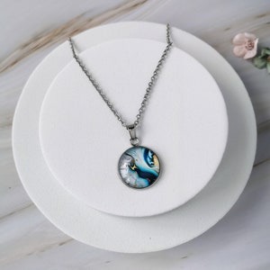 Blue and white gold marble cabochon necklace – Elegant stainless steel jewelry – Original women's gift – Adjustable chain – Modern chic style