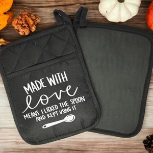 Don't drop it like it's hot pot holder, hot pad