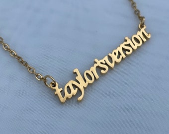 Taylor’s version necklace in gold or silver