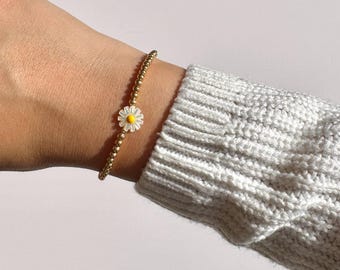 Flower Girl Bracelet, Daisy Bracelet, 18k gold plated bracelet, Bridesmaid Bracelet, Flower Girl Proposal Gift, Dainty Custom Word Bracelet