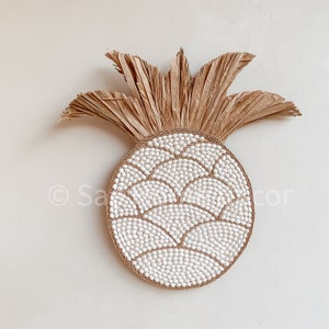 Wanddekoration Ananas aus Muscheln Boho White