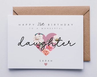 Może przedstawiać: Biała kartka z różowymi i białymi kwiatami w kształcie serca. Tekst brzmi "Happy 21st Birthday to a wonderful daughter Sarah".