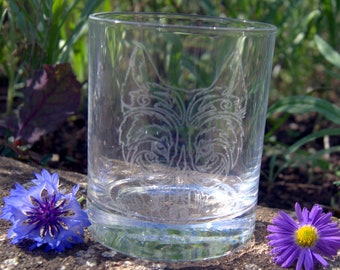 Unique drinking glass with wolf and rose engraving