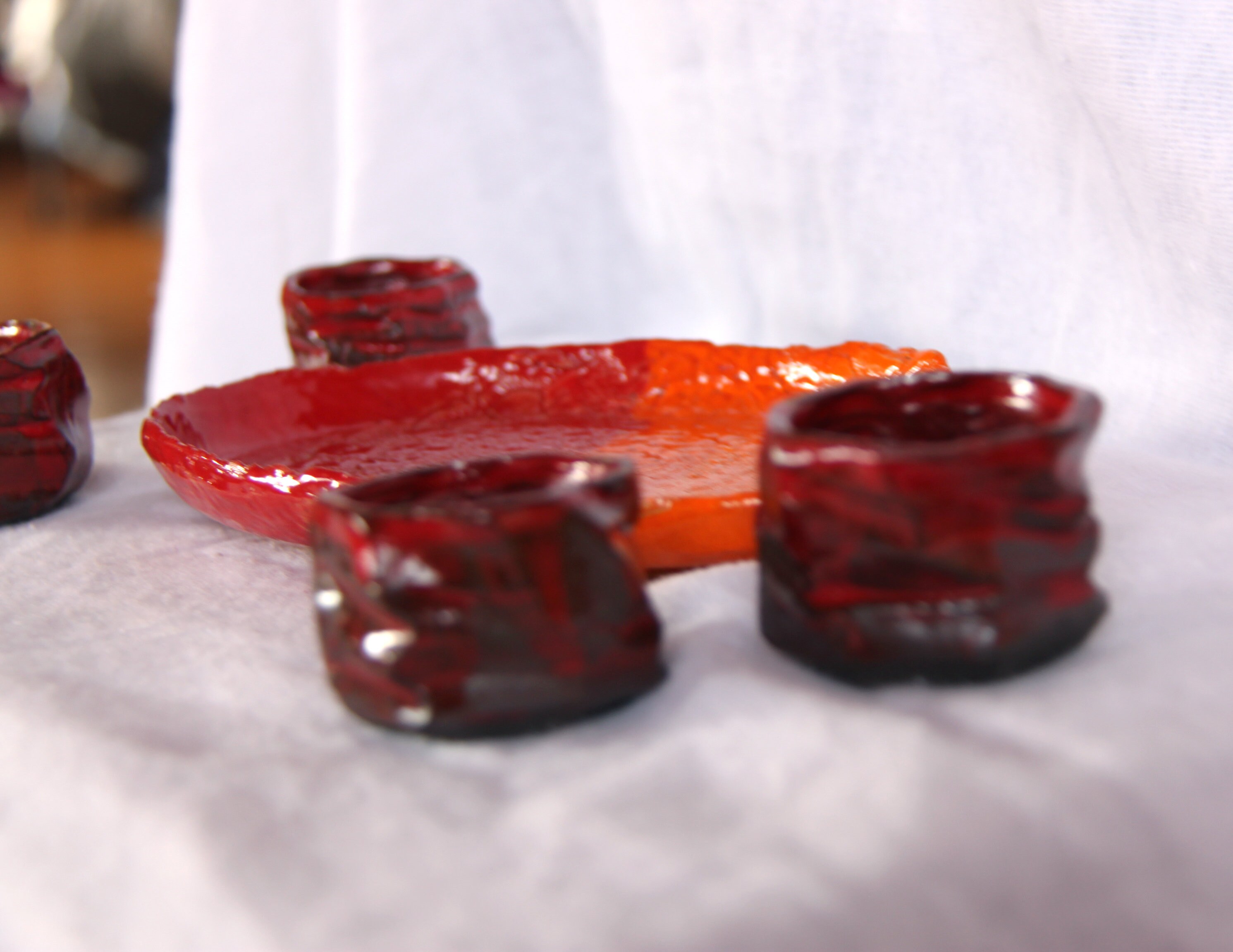 Coupelle avec Ses 4 Tasses Décoratives et Originales