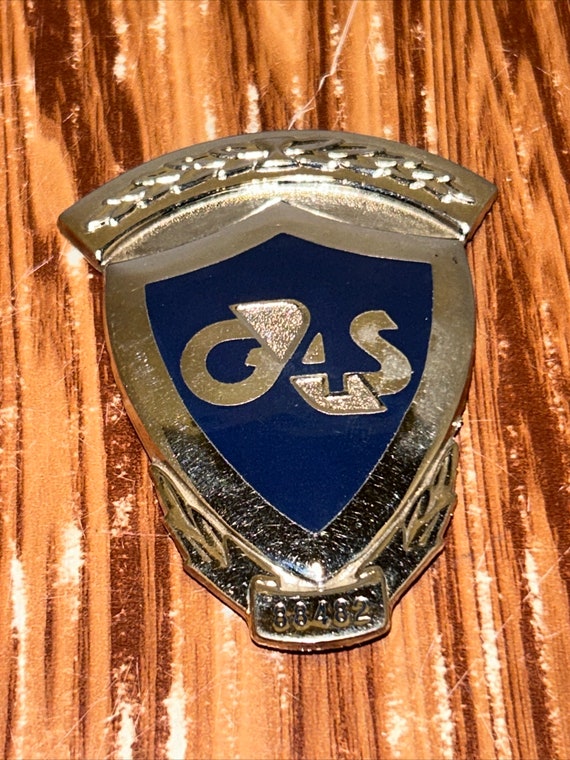 Vtg G4S Badge Obsolete Service Official Pin Crest… - image 3