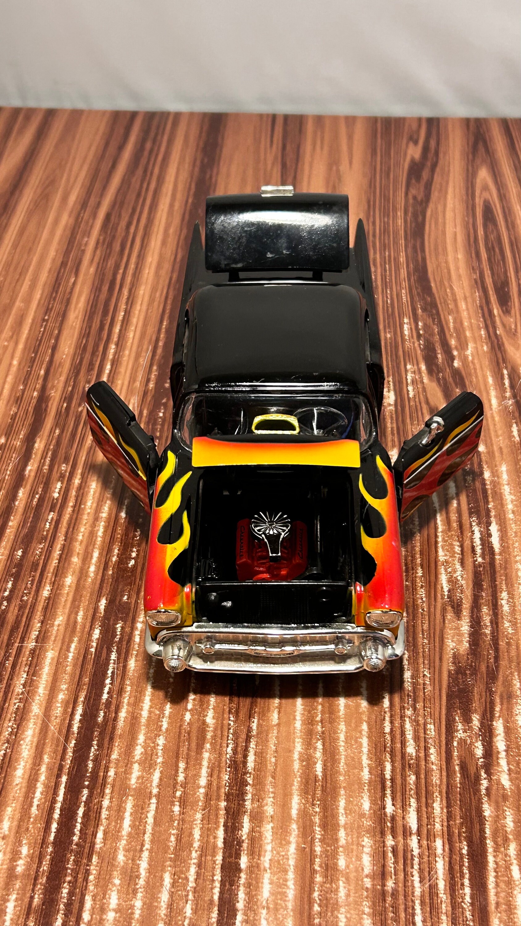 1957 Chevrolet Bel Air Hot Rod Black & Flames No. 68030/1 Scale 1