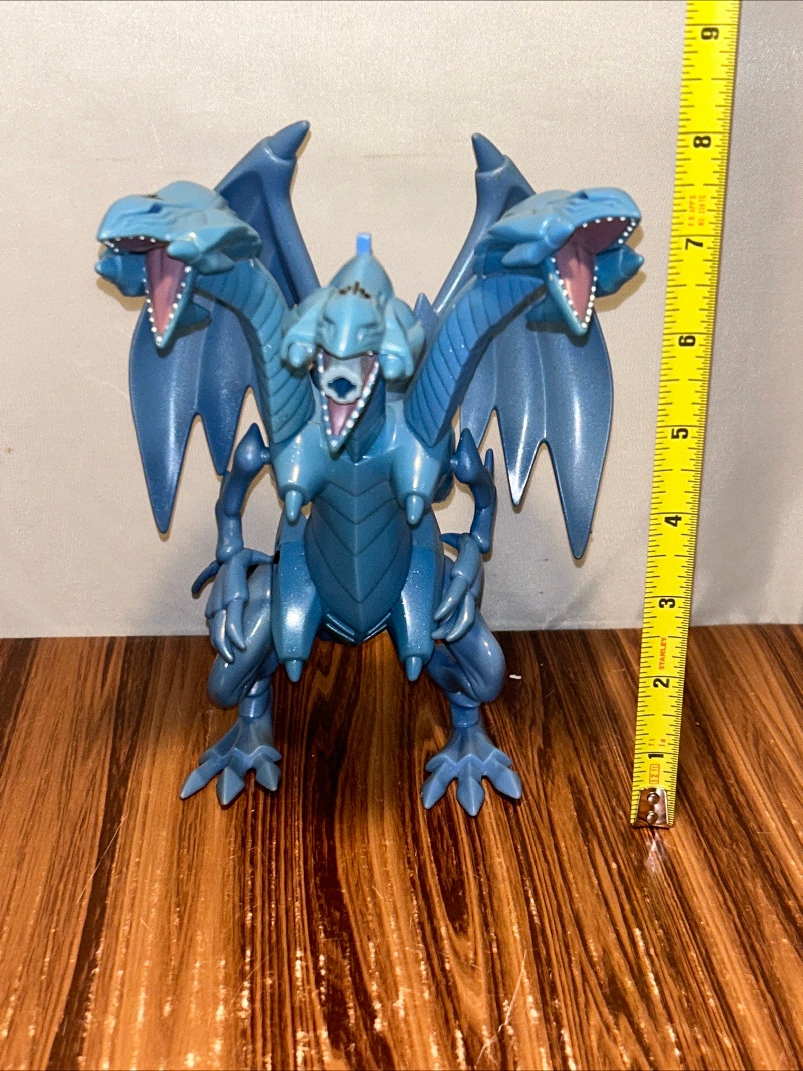 Yu-gi-oh! Blue Eyes Ultimate Dragon Action Figure W/ Sound Kazuki