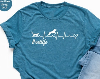 Vet Tech Week Gifts for Veterinarian, Vet Life T-Shirt, Vet Tech Shirts, Veterinary Cat Dog Heart Graphic Tee, Veterinary Medicine Shirt