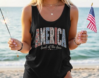 Camiseta AMERICA Land of the Free, camiseta gráfica vintage patriótica y colorida para el 4 de julio, diseño de estrellas y rayas.