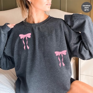 Pink Bow Sweatshirt, Coquette Girl Sweatshirt, Feminine Floral Bow Crewneck, Pink Ribbon Soft Girl Girly Aesthetic, Cute Girlfriend Gift