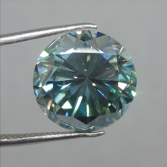Light blue sale moissanite